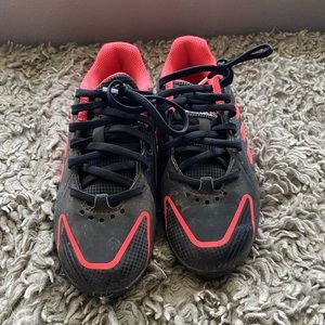 Girl’s Adidas Softball cleats